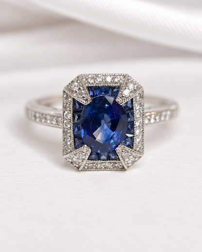 Anillo de estilo art déco con zafiros de Ceilán y diamantes «Lazare»