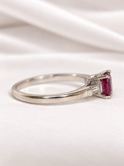 Bague Trilogie Rubis Chatoyant 1.48 carat &amp; Diamants "Zélia"