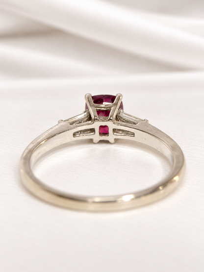 Bague Trilogie Rubis Chatoyant 1.48 carat &amp; Diamants "Zélia"