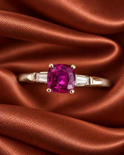 Bague Trilogie Rubis Chatoyant 1.48 carat &amp; Diamants "Zélia"