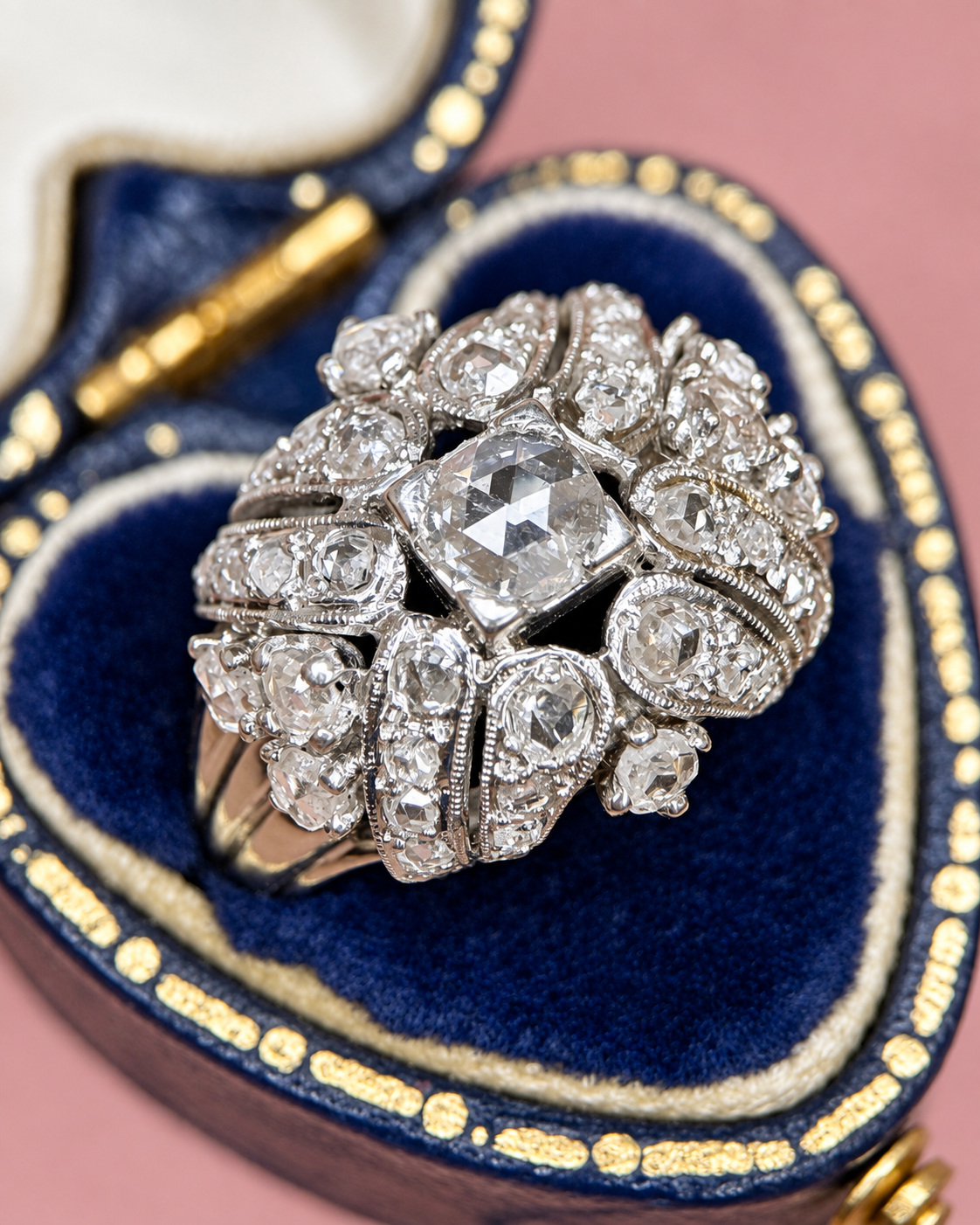 Bague Dôme Art-Déco Diamants 1.04 carat 6.49g "Zélie"