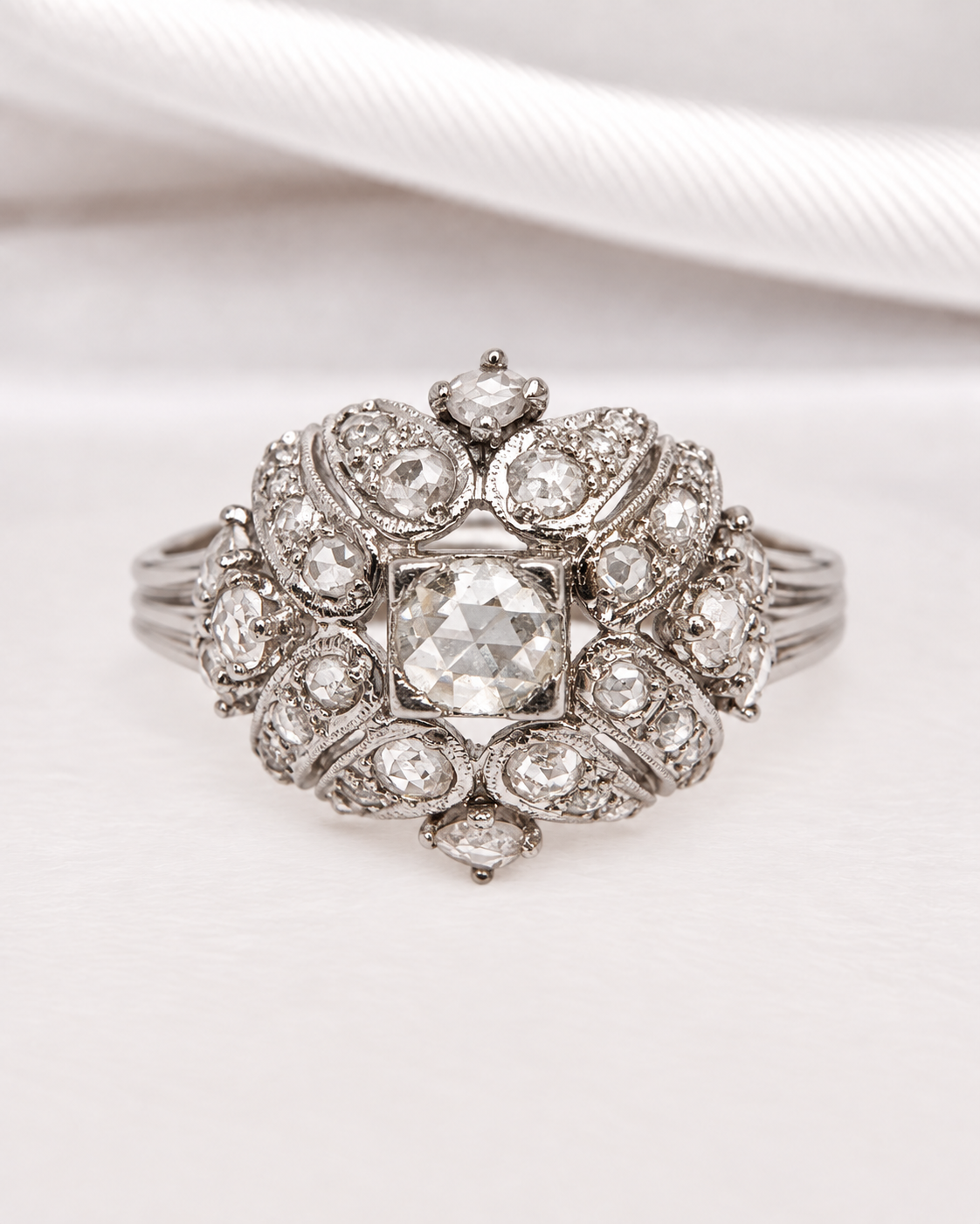 Bague Dôme Art-Déco Diamants 1.04 carat 6.49g "Zélie"
