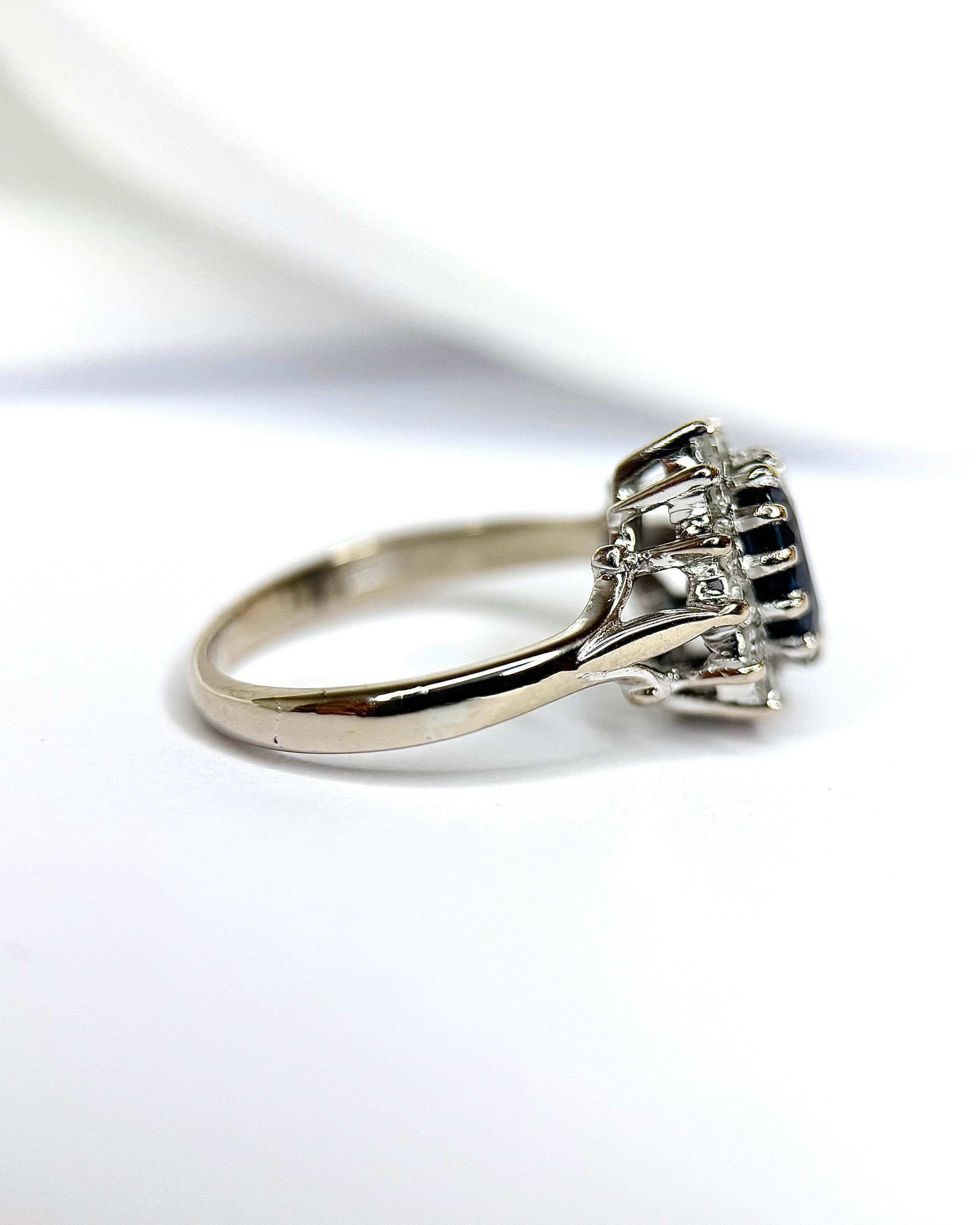Bague Marguerite Saphir 1.09 carat &amp; Diamants 0.24 carat "Valérie"