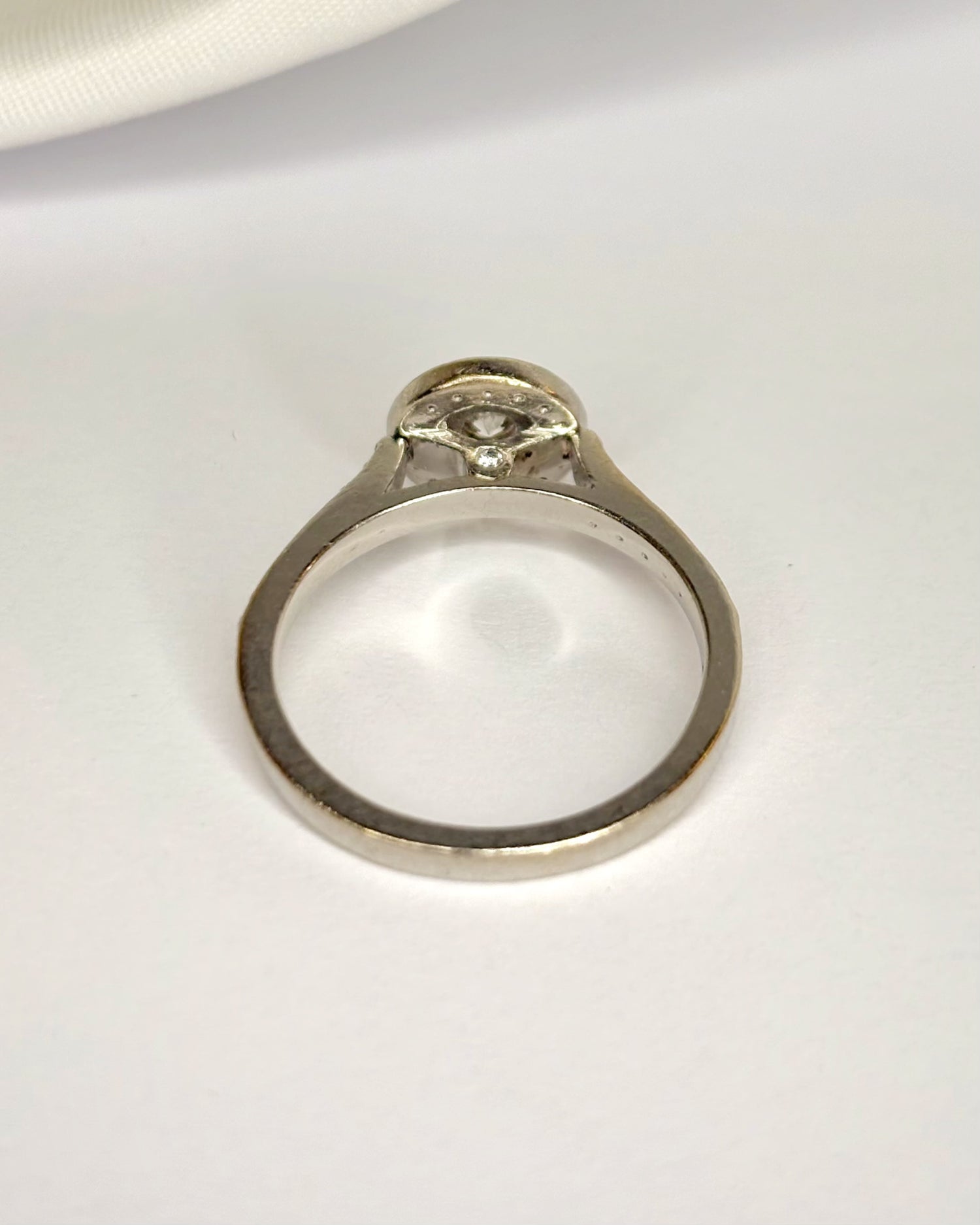 Anillo Solitario con Diamantes 0,66 quilates "Hanaïa"