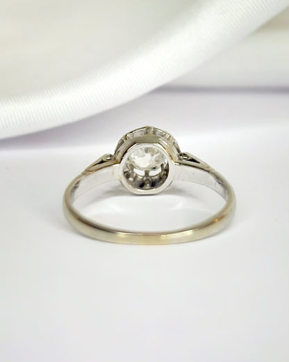 Anillo solitario Art Déco con diamante de 0,65 quilates "Laurence"