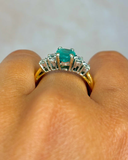 Anillo Trilogía Esmeralda 1.27 quilates y Diamantes 0.36 quilates "Manon"