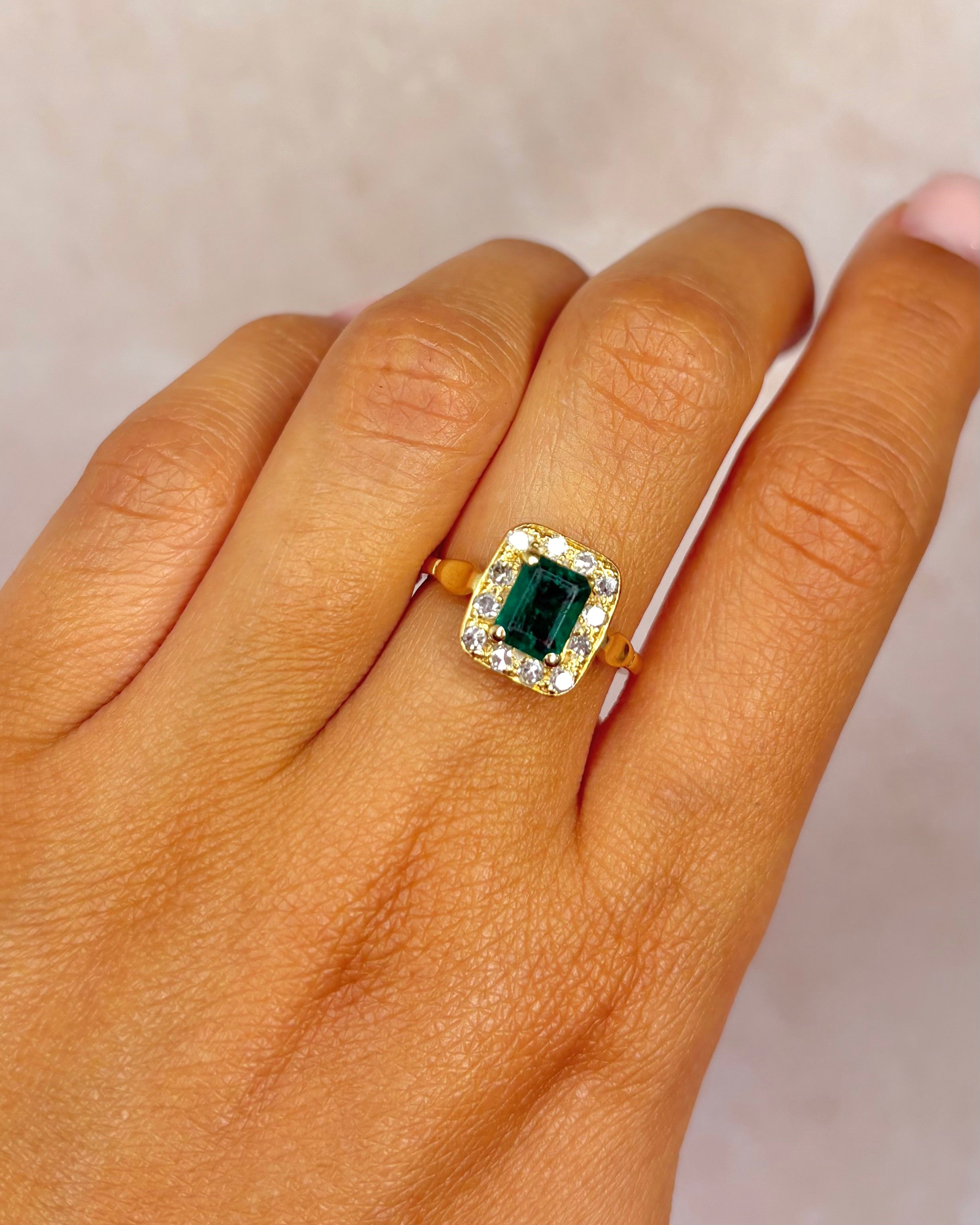 Anillo estilo Art Déco con esmeralda de 1 quilate y diamantes de 0,24 quilates "Charlène"