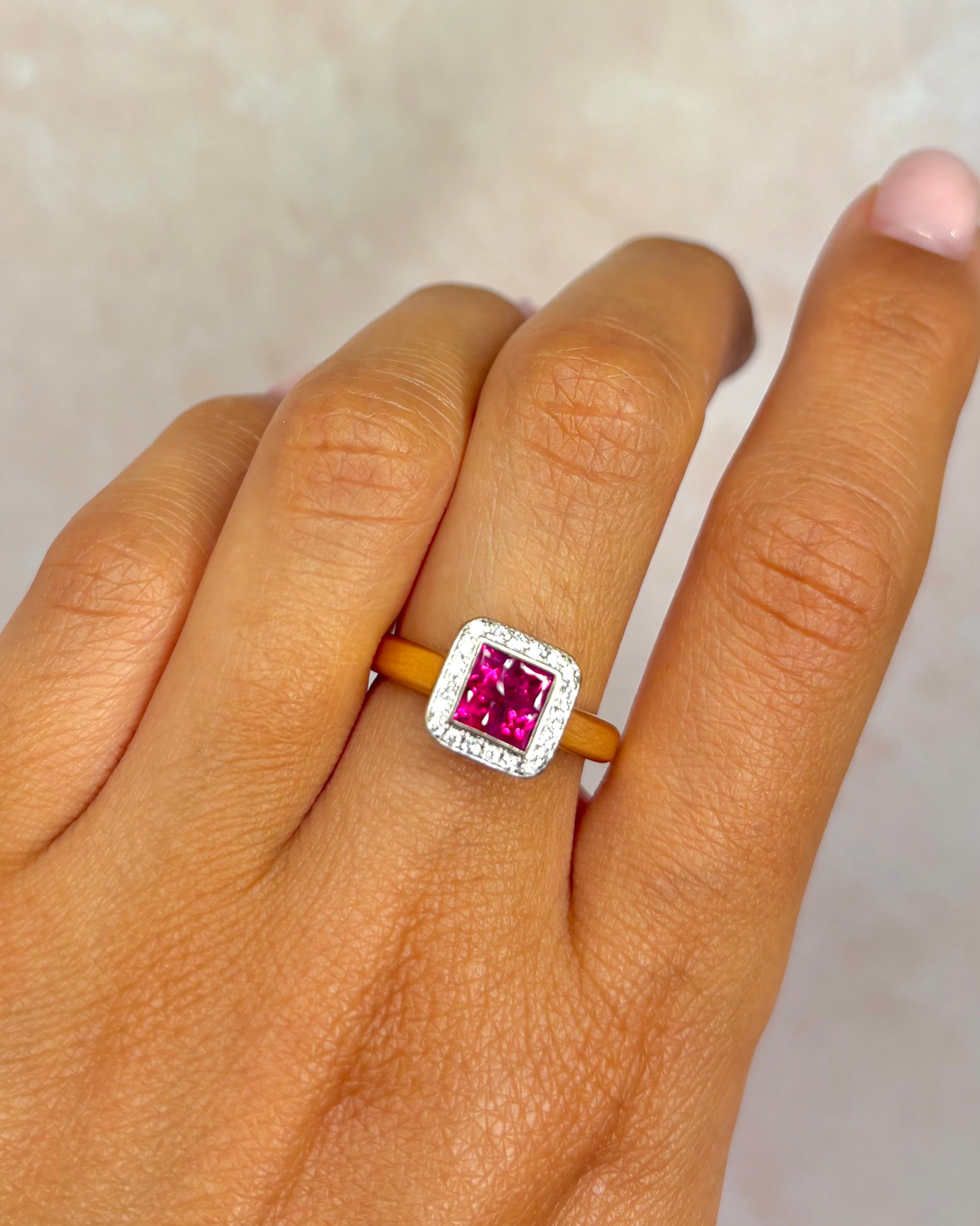 Bague Style Art-Déco Rubis 0.80 carat &amp; Diamants 0.22 carat "Tania"