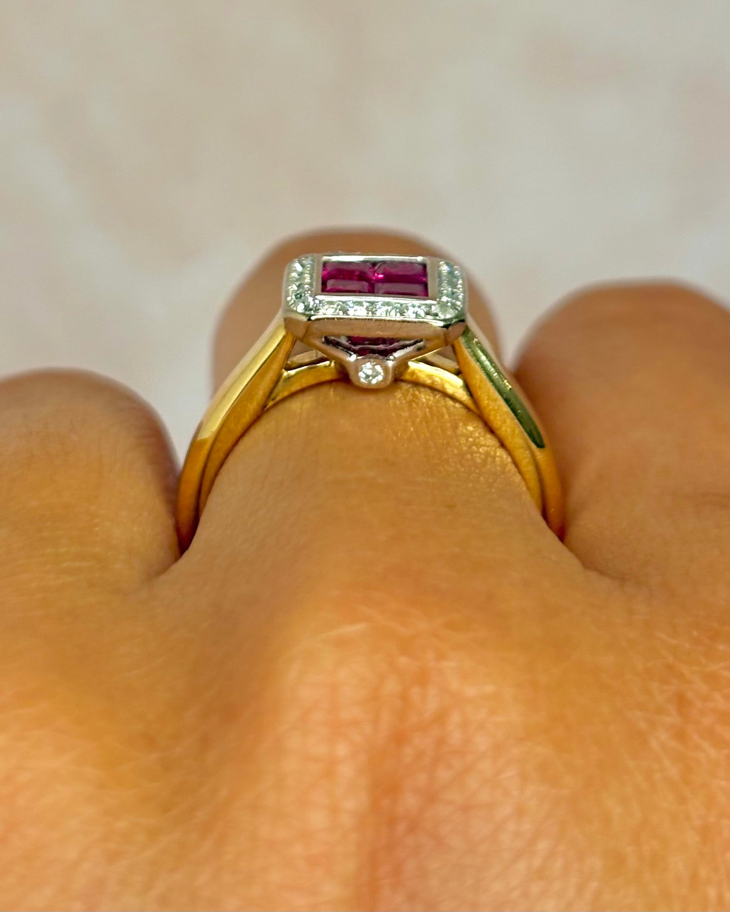 Bague Style Art-Déco Rubis 0.80 carat &amp; Diamants 0.22 carat "Tania"