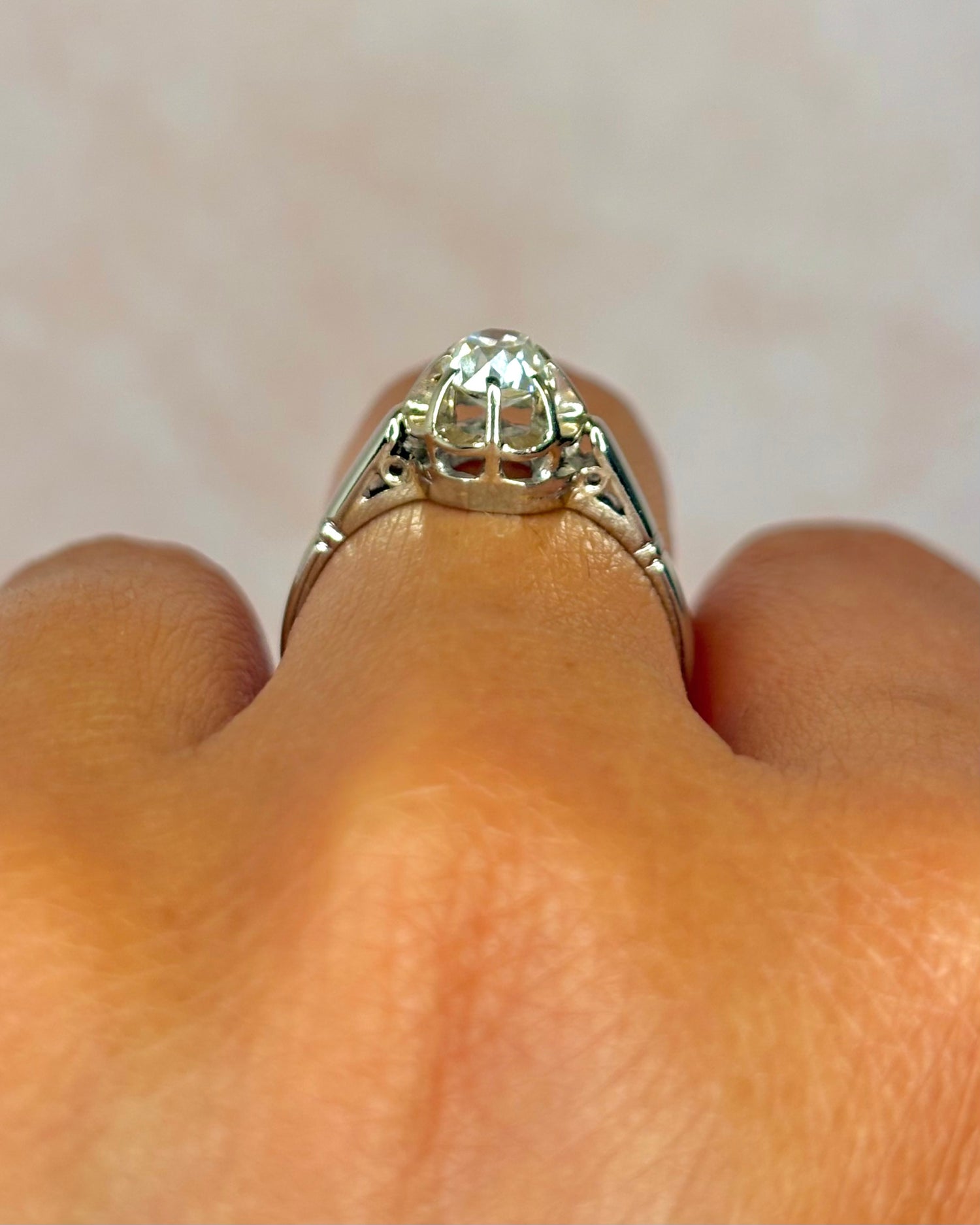 Anillo solitario Art Déco con diamante de 0,65 quilates "Laurence"
