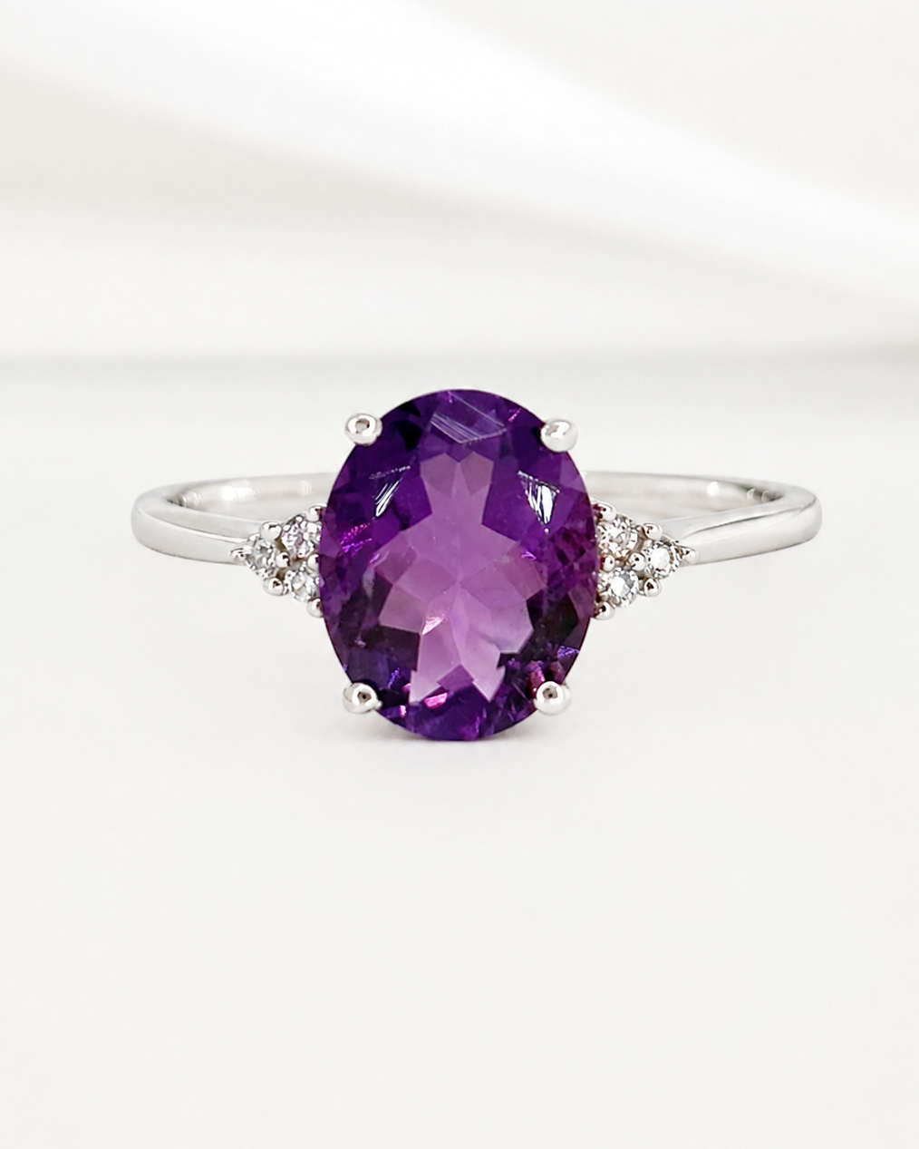 Bague Trilogie Améthyste 2.35 carats &amp; Topazes Blanches "April"