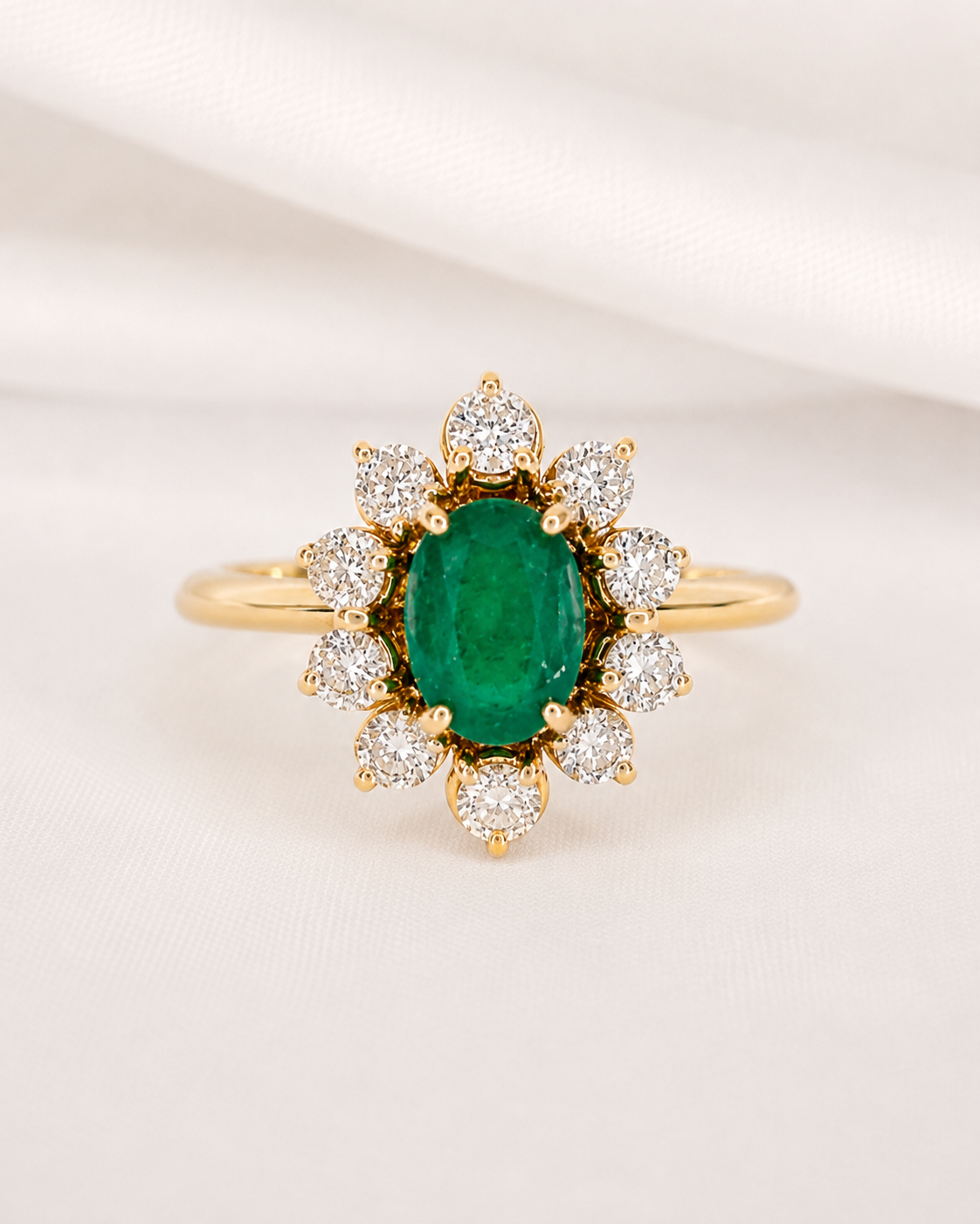 Bague Marguerite Émeraude 0.75 carat &amp; Diamants 0.70 carat 4.16g "Émilia"