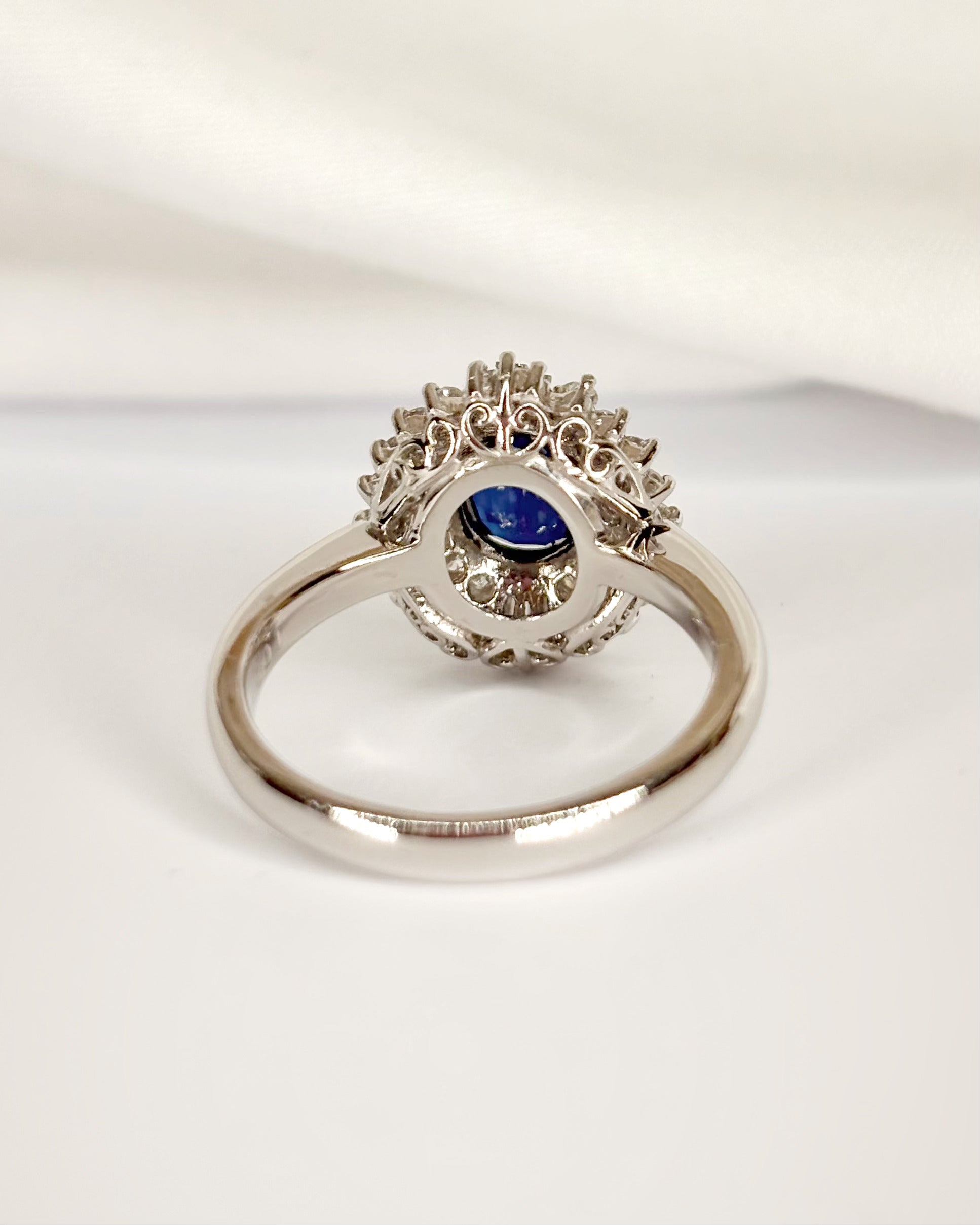Bague Marguerite Saphir 1.08 carat &amp; Diamants 0.47 carat "Adixia"