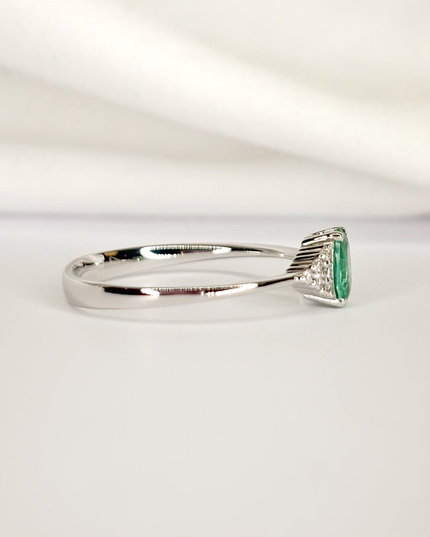 Bague Trilogie Émeraude &amp; Diamants "Gabriella"