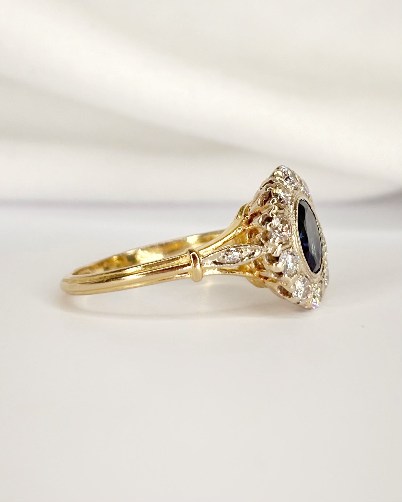 Bague Marguerite Saphir 0.98 carat &amp; Diamants 0.52 carat "Léane"