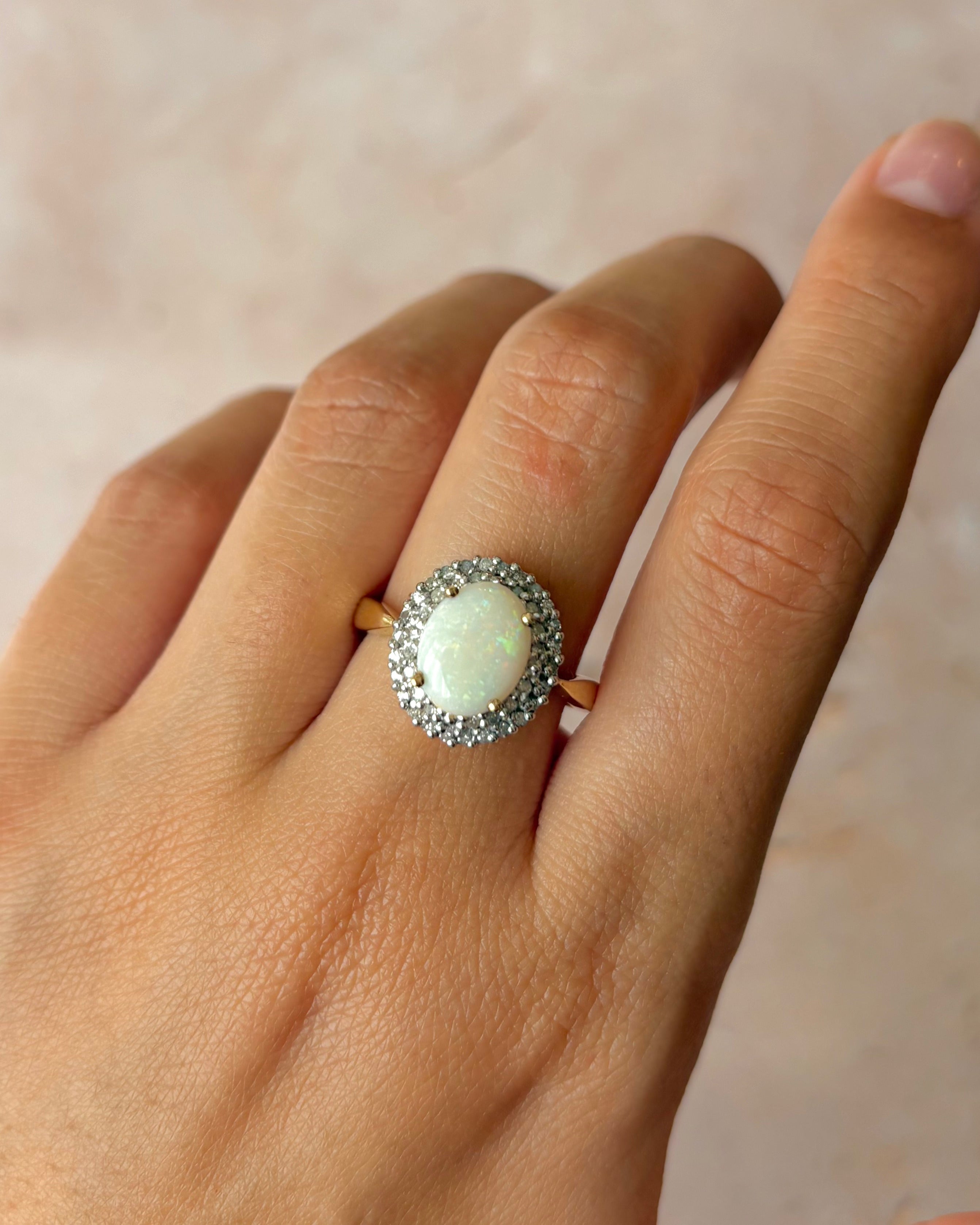 Bague Marguerite Opale 0.85 carat &amp; Diamants 0.42 carat "Kiana"