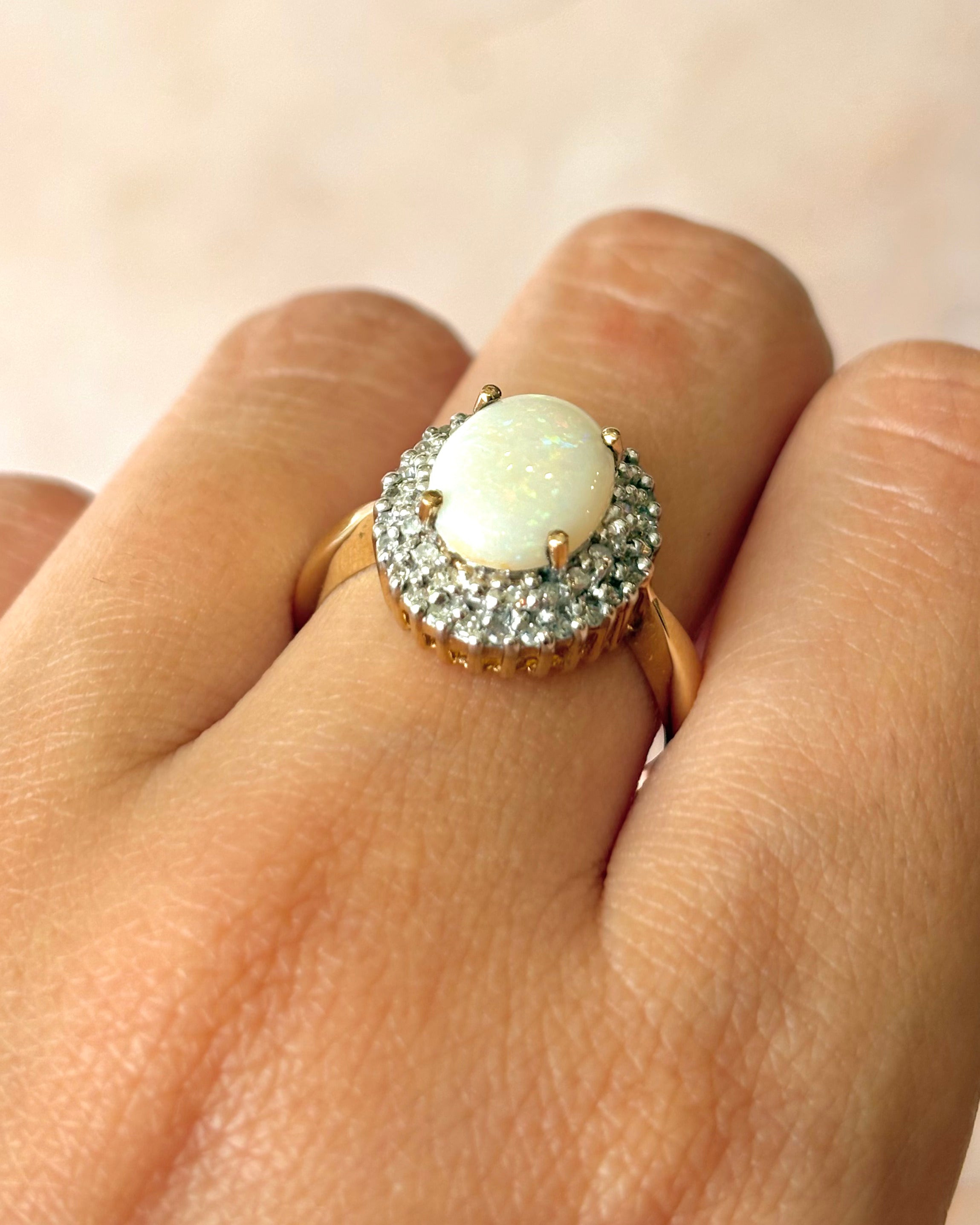 Bague Marguerite Opale 0.85 carat &amp; Diamants 0.42 carat "Kiana"