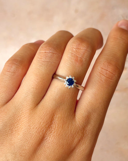 Bague Marguerite Saphir 0.56 carat &amp; Diamants "Silvia"