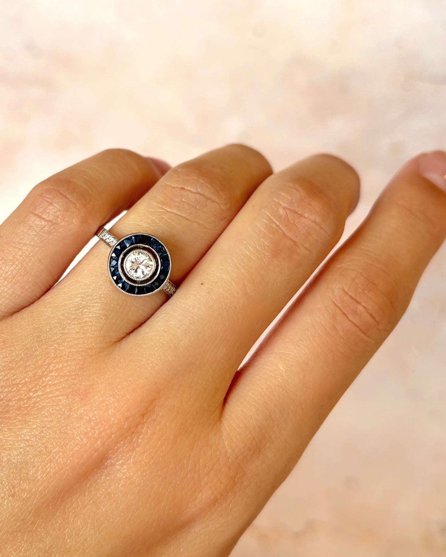 Bague Style Art-Déco Saphirs 0.45 carat &amp; Diamants 0.45 carat "Irina"