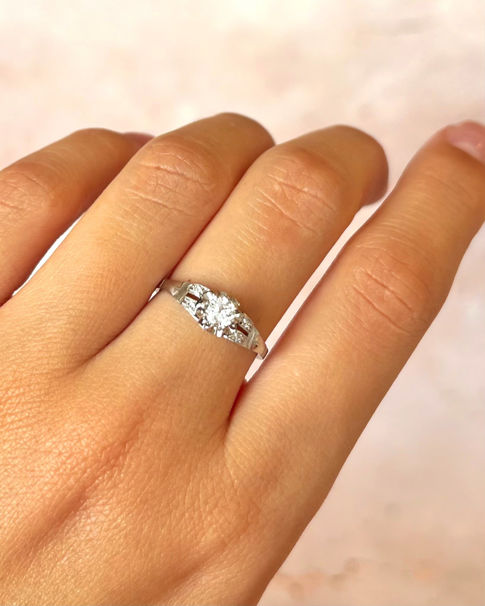 Art Deco-Style Diamond Ring 0.26 carat “Maude”