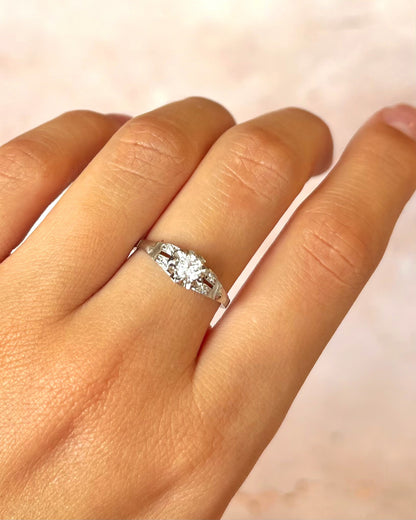 Art Deco-Style Diamond Ring 0.26 carat “Maude”
