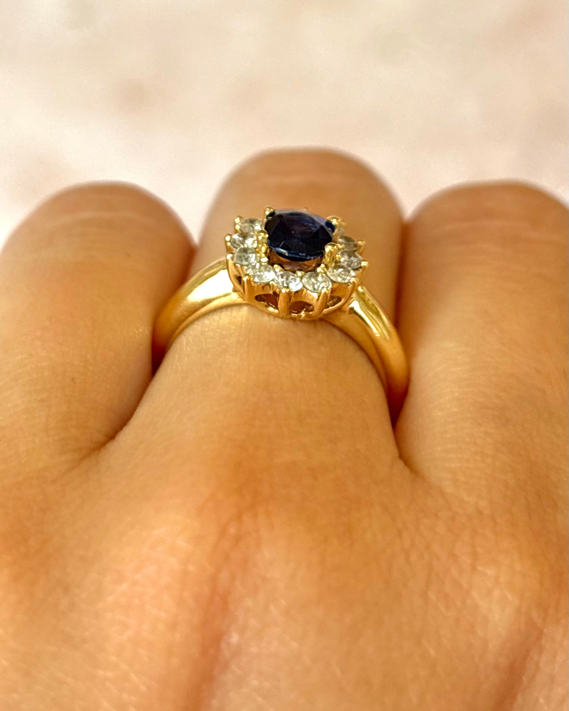 “Aurélia” 0.85-carat Sapphire &amp; 0.48-carat Diamond Marguerite Ring, 4.7g