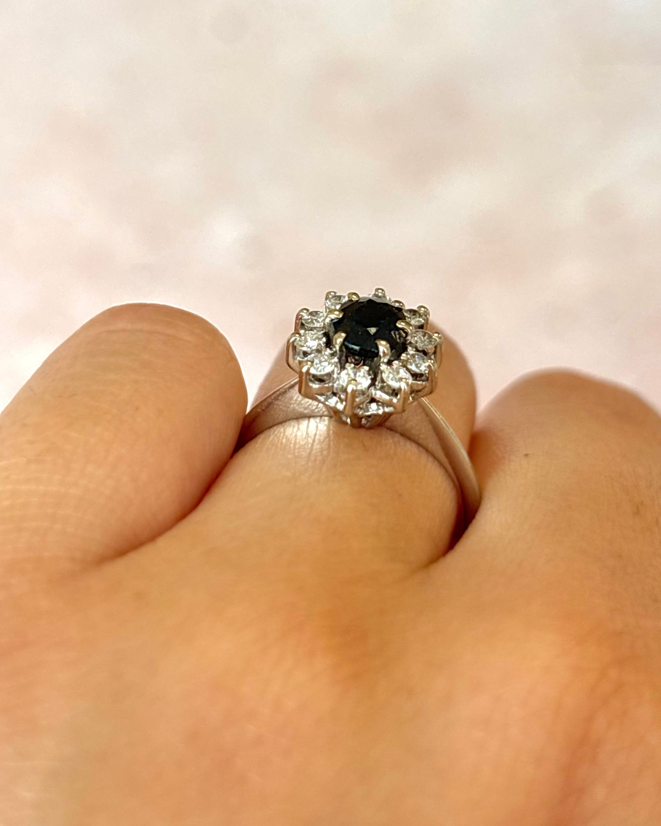 Bague Marguerite Saphir 0.80 carat &amp; Diamants 0.30 carat "Fabienne"