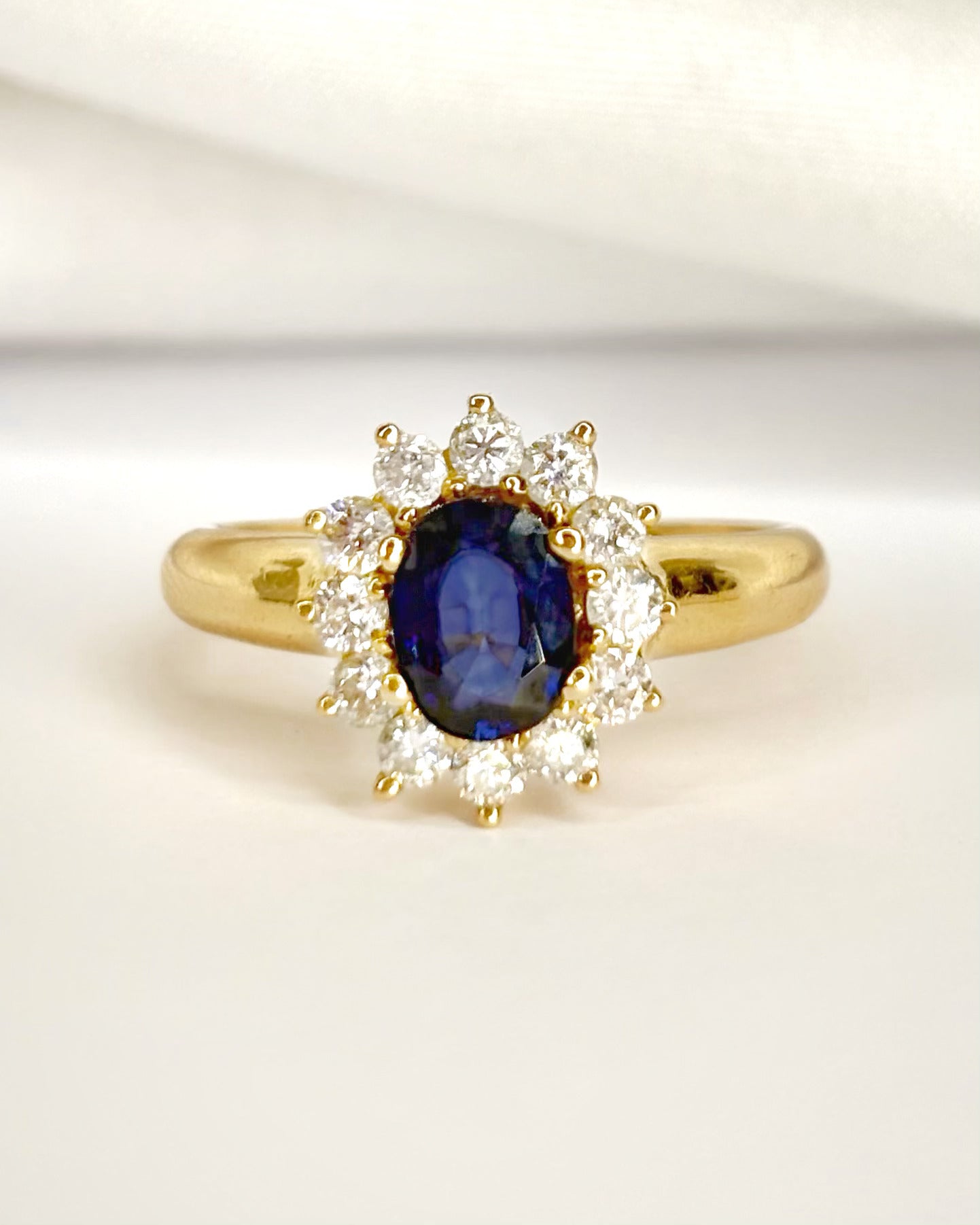 “Aurélia” 0.85-carat Sapphire &amp; 0.48-carat Diamond Marguerite Ring, 4.7g