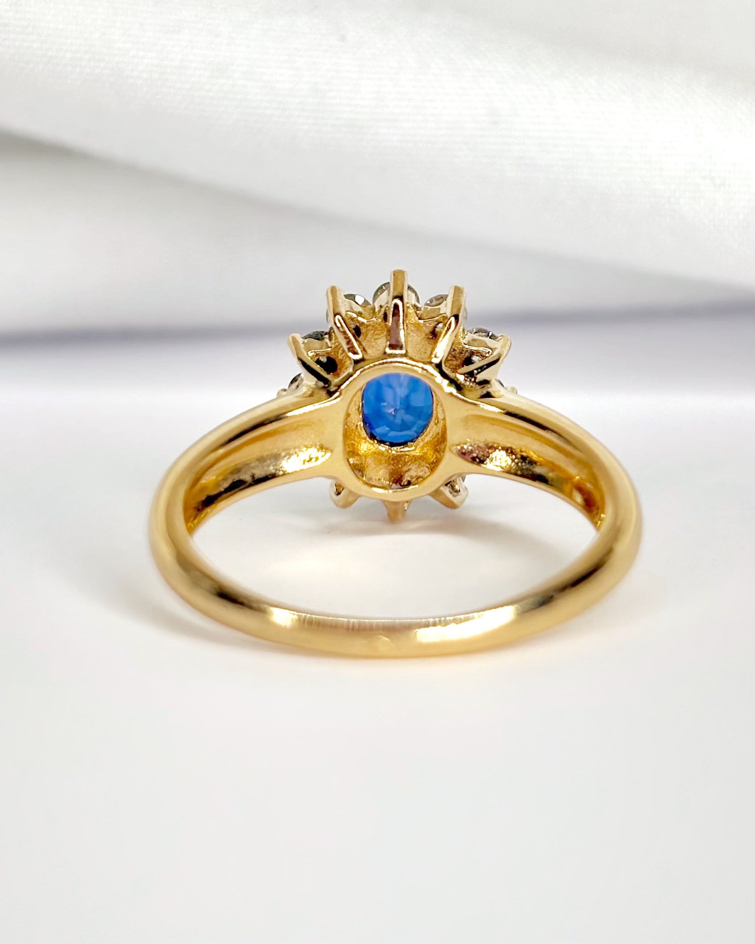 “Aurélia” 0.85-carat Sapphire &amp; 0.48-carat Diamond Marguerite Ring, 4.7g