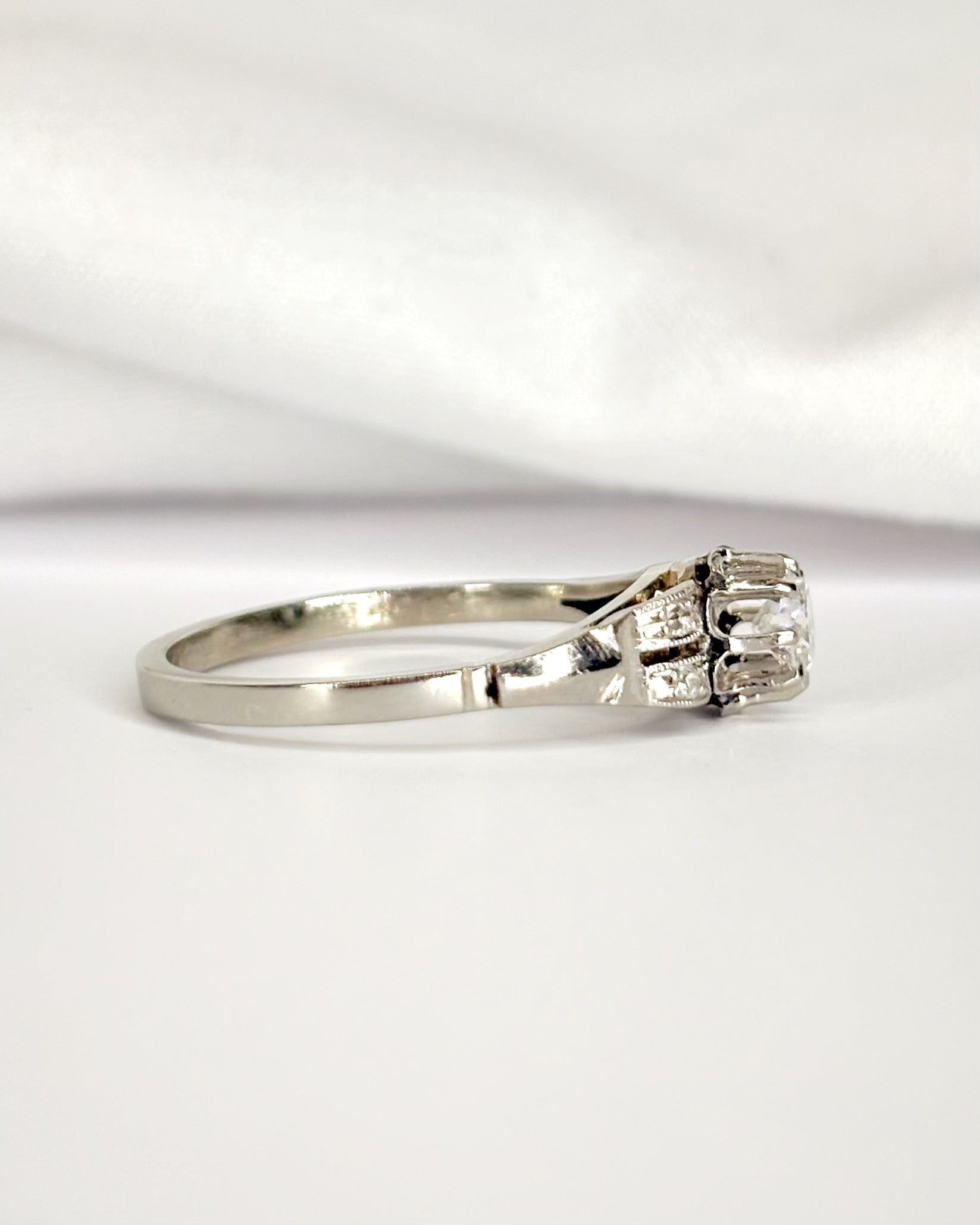 Art Deco-Style Diamond Ring 0.26 carat “Maude”