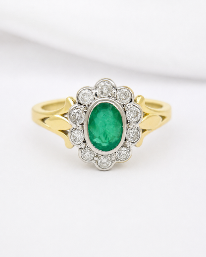 Anillo Marguerite de esmeralda de 0.45 quilates y diamantes de 0.40 quilates «Emmeline»