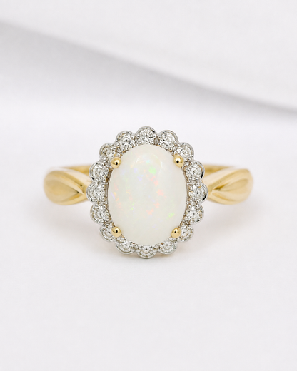 Anillo margarita de ópalo de 0.98 quilates y diamantes de 0.24 quilates «Hinaya»