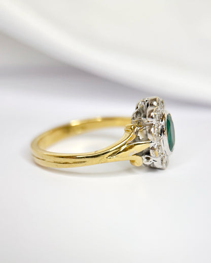 Anillo Marguerite de esmeralda de 0.45 quilates y diamantes de 0.40 quilates «Emmeline»
