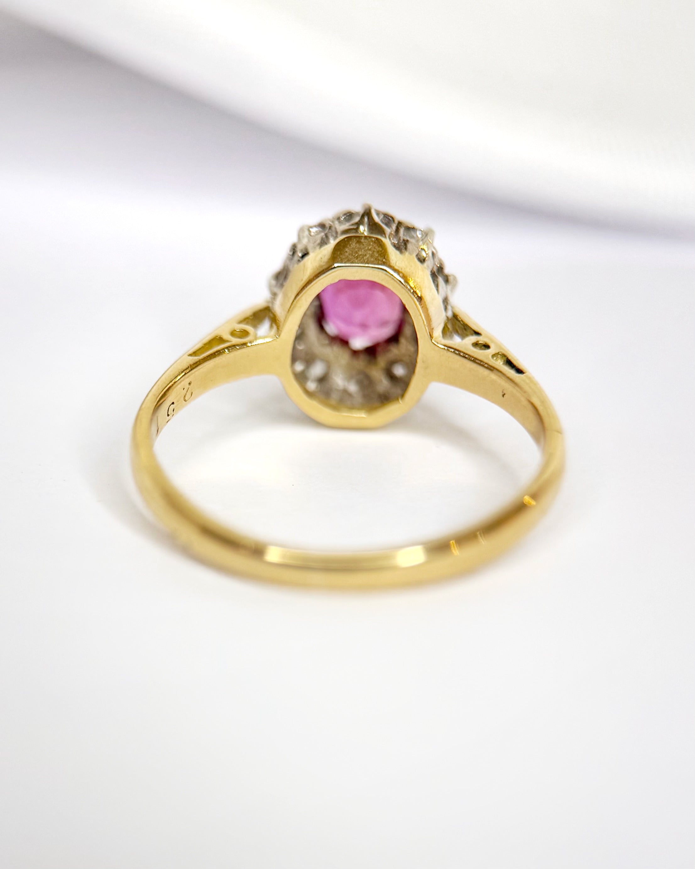 Anillo Margarita de Rubí de 0,70 quilates y Diamantes «Céline»