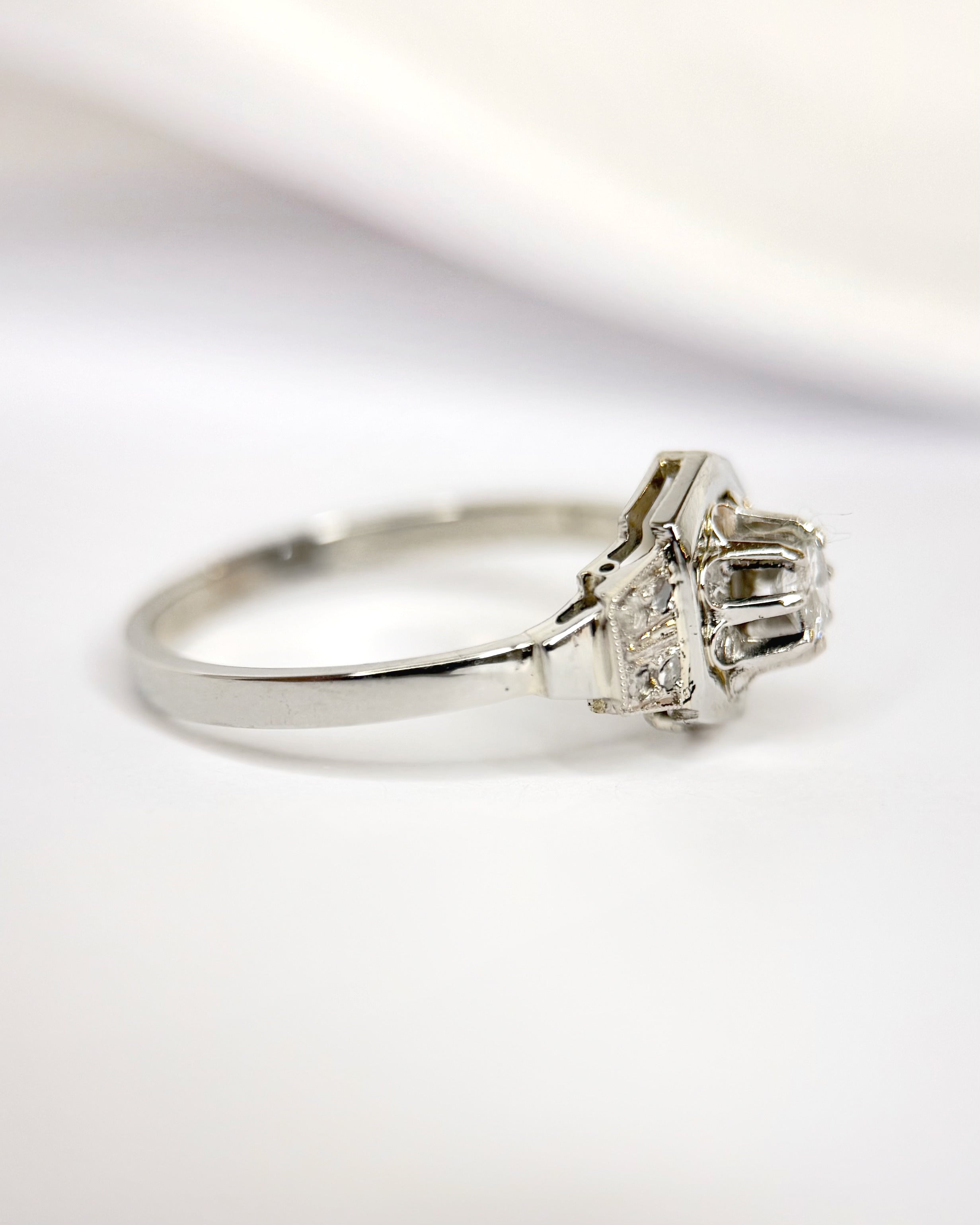 Anillo art déco con diamantes «Clara»