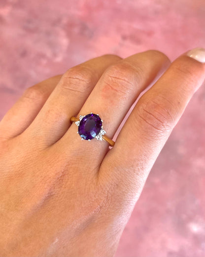 Amethyst Trilogy Ring 2.95 carats, Diamonds &amp; Gold 4.46 g “Anaïze”