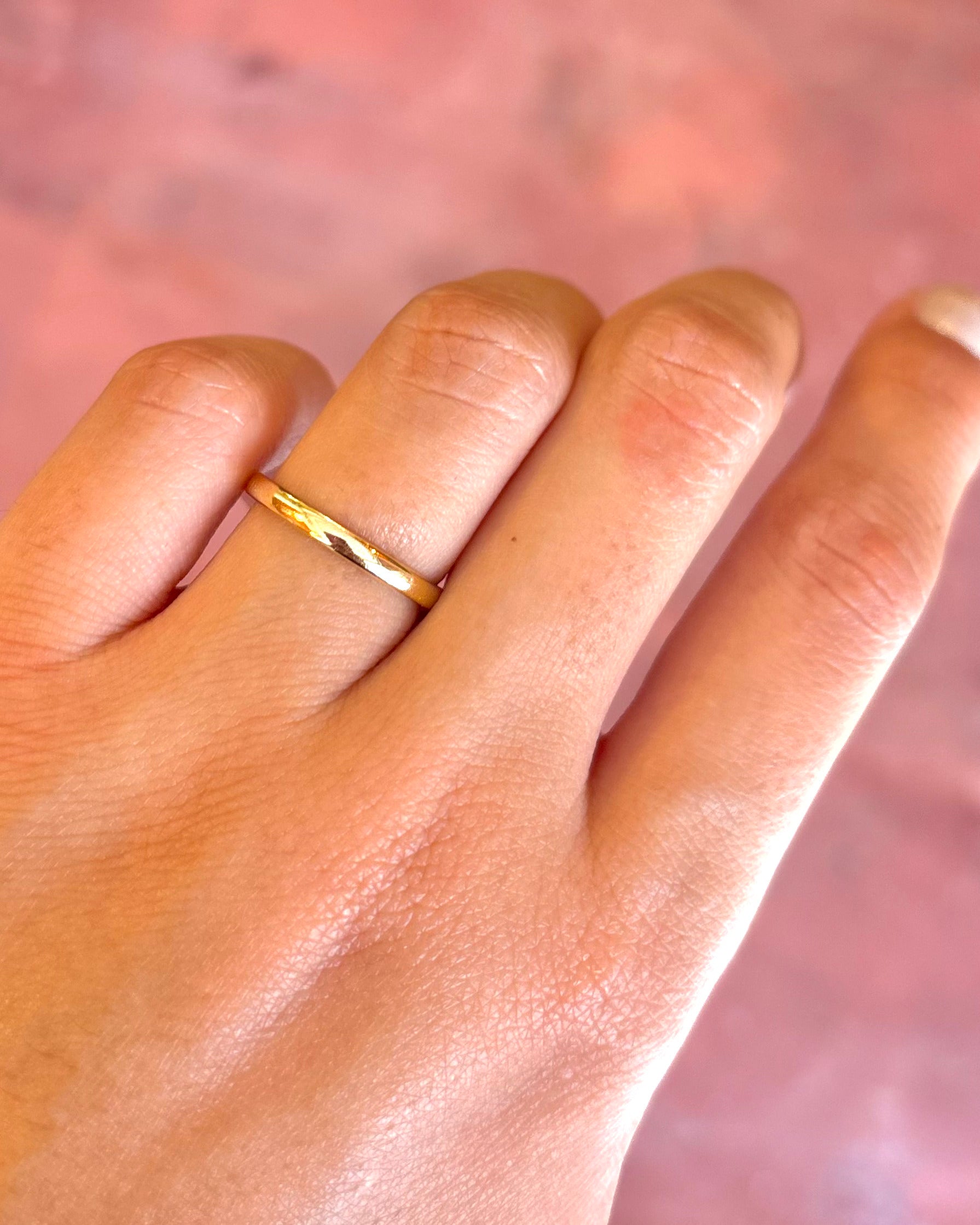 18-carat yellow gold wedding band 2.1 mm “Inaya”