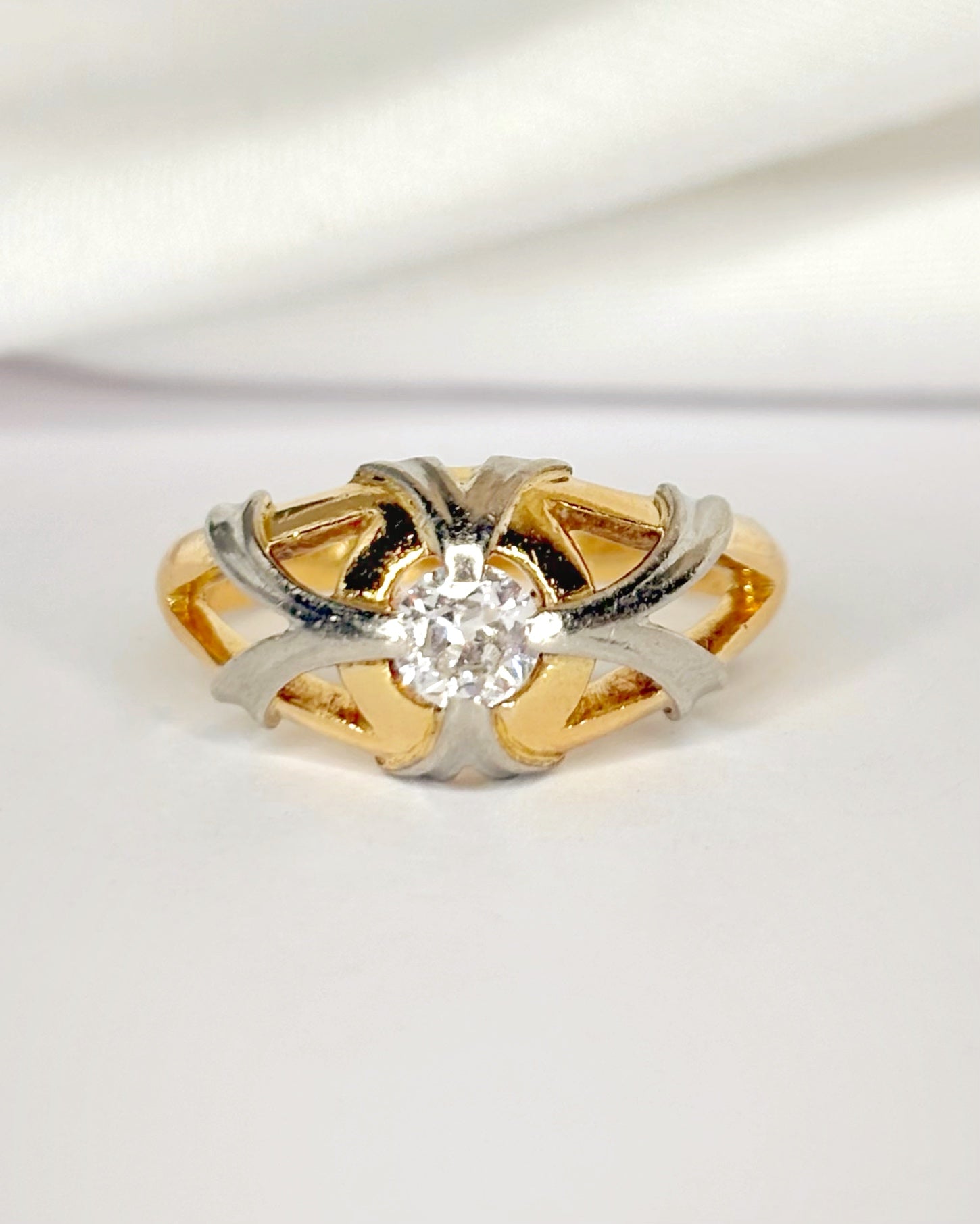 Anillo rígido con diamante de 0,30 quilates "Xaria"