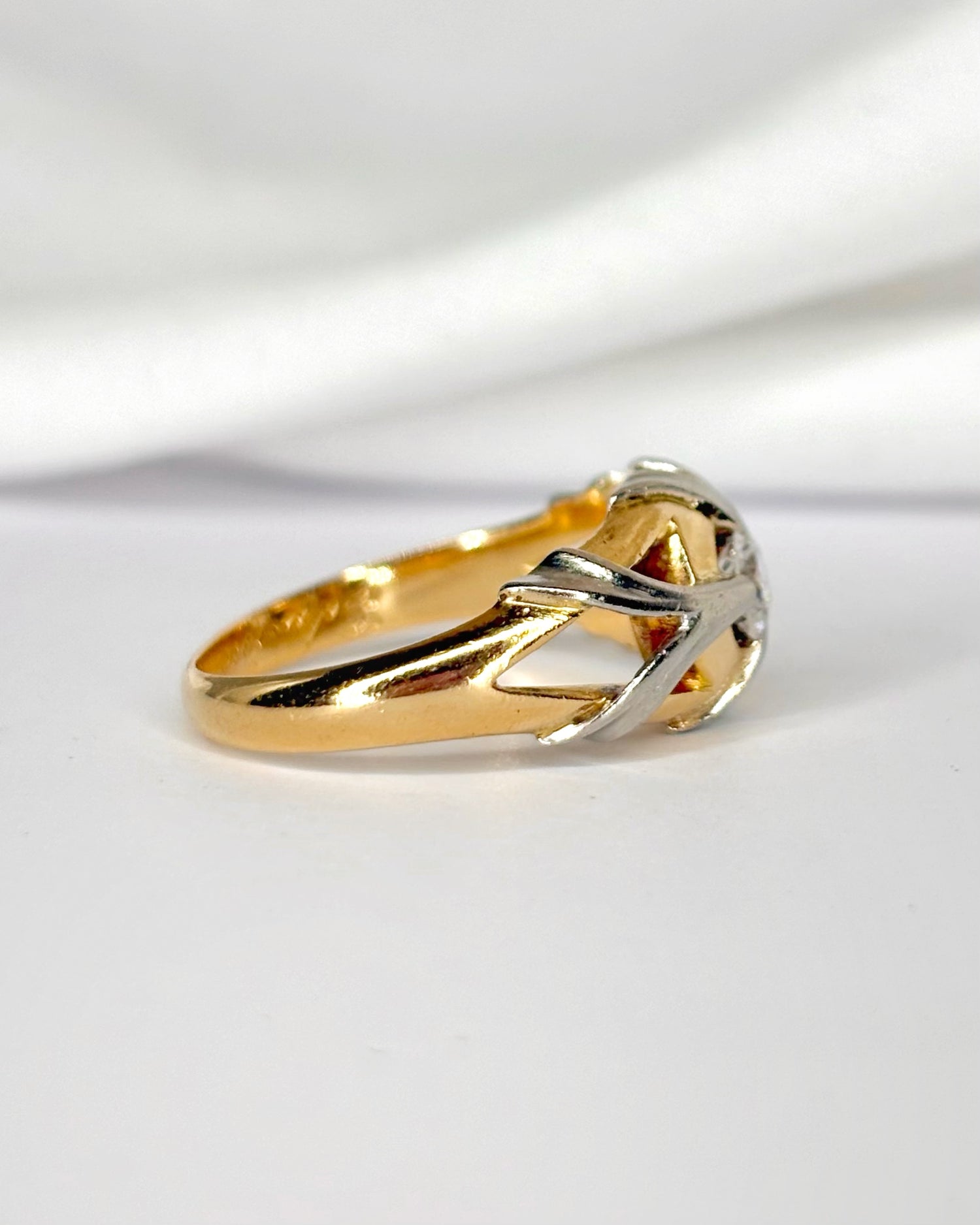 Anillo rígido con diamante de 0,30 quilates "Xaria"