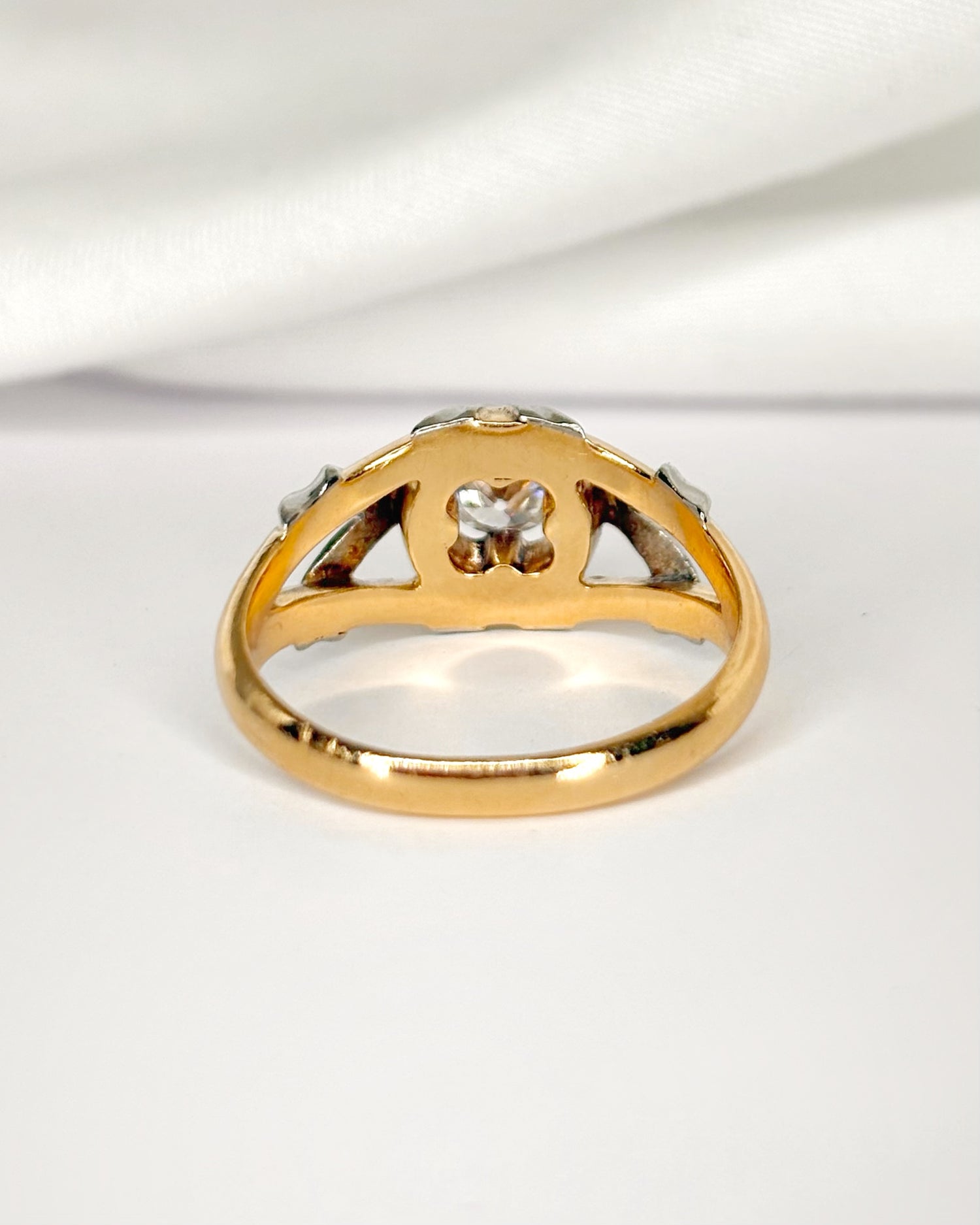 Anillo rígido con diamante de 0,30 quilates "Xaria"