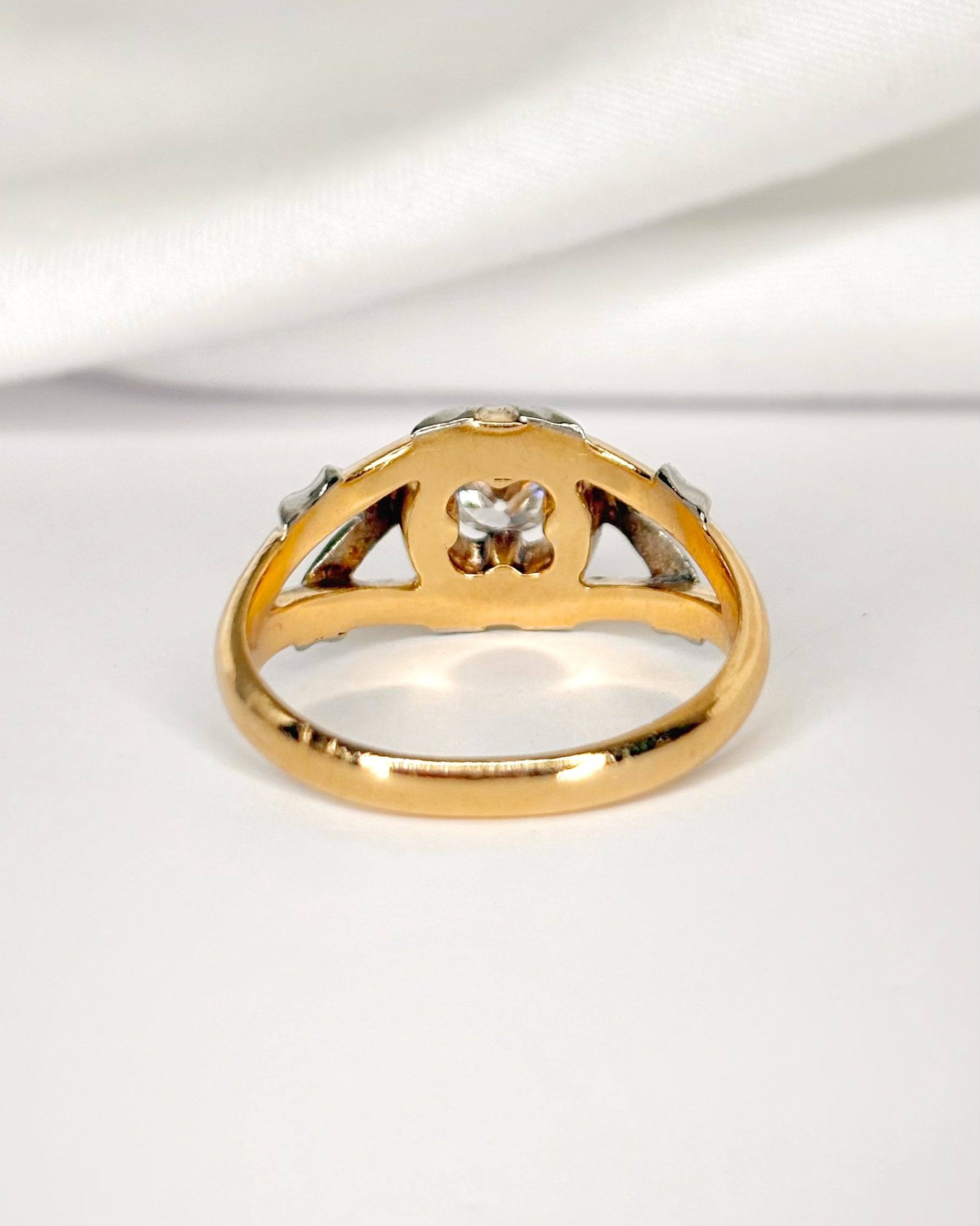 Anillo rígido con diamante de 0,30 quilates "Xaria"