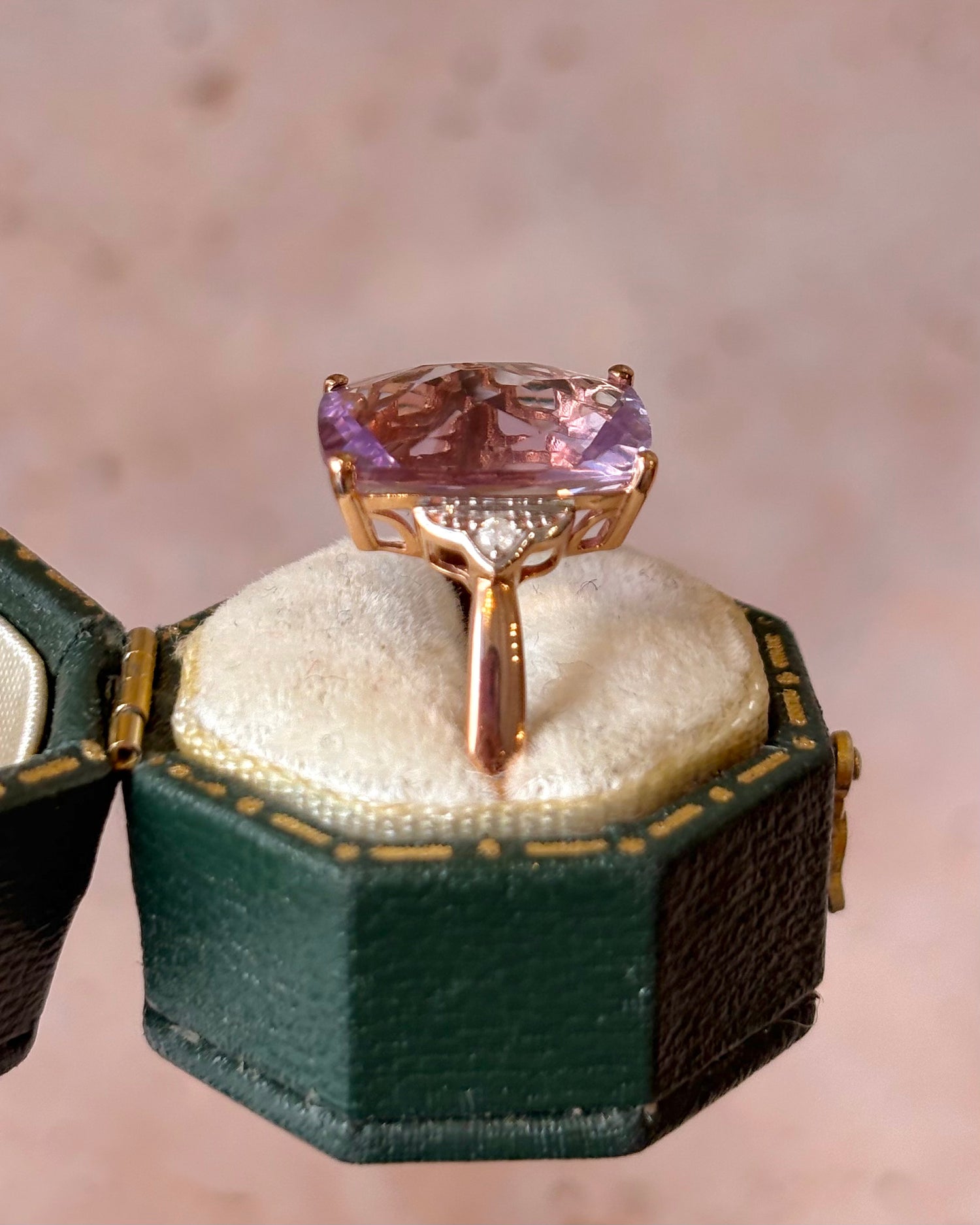 Anillo Cóctel Amatista 5.52 quilates y Diamantes "Virginie"