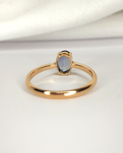 Anillo solitario con zafiro de 0,80 quilates "Flore"