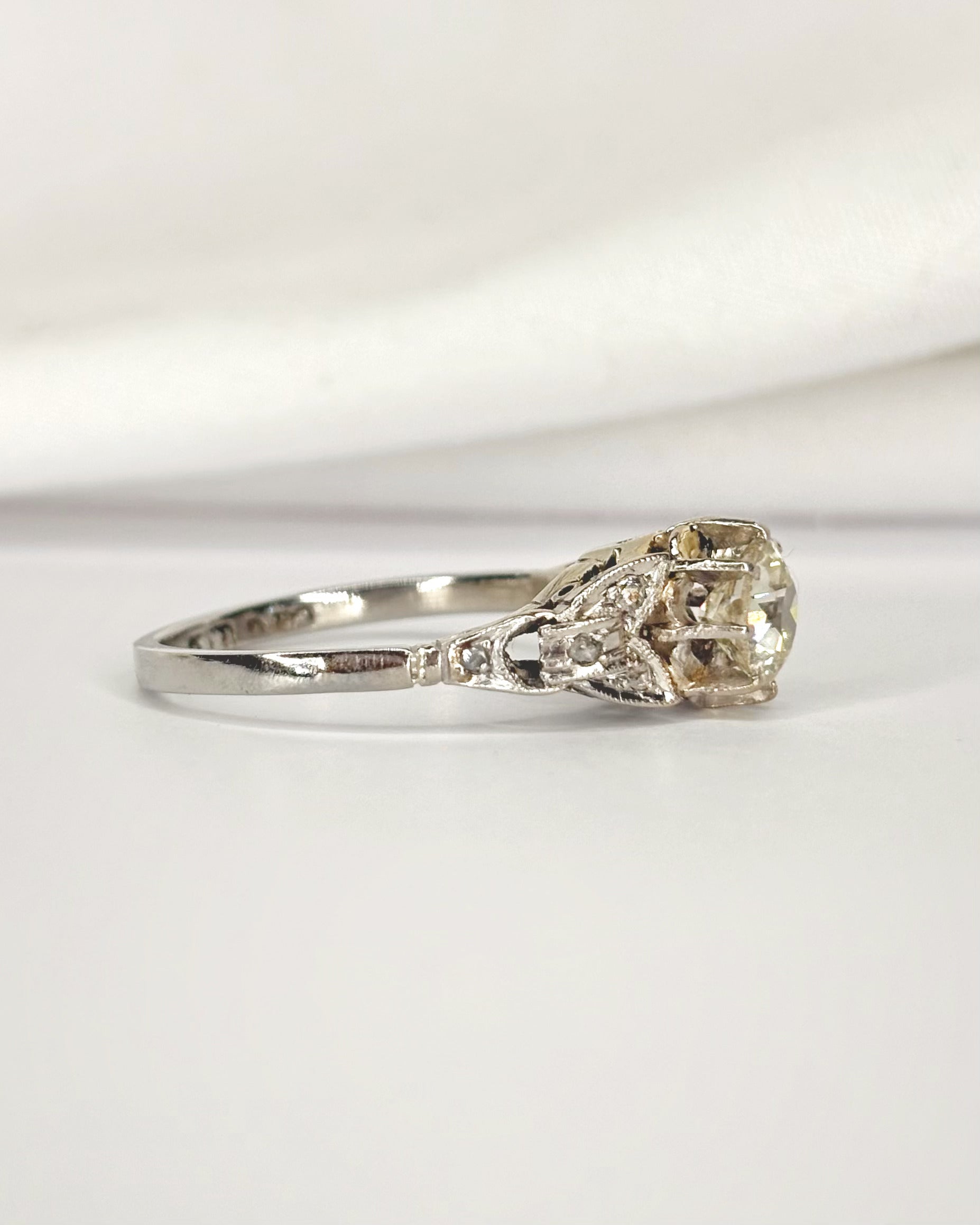Anillo Art Déco con diamantes de 0,79 quilates "Aurore"