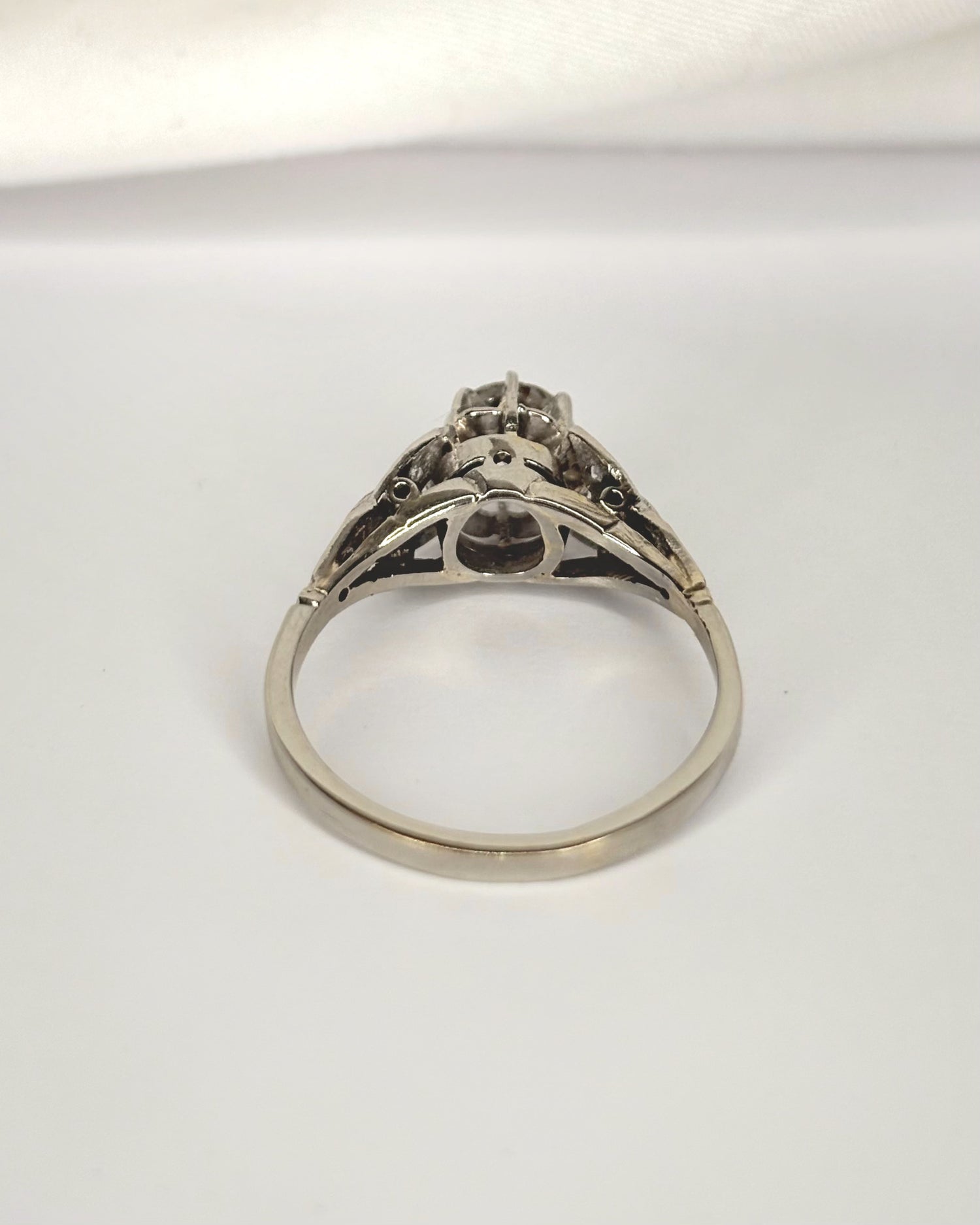 Anillo Art Déco con diamantes de 0,79 quilates "Aurore"