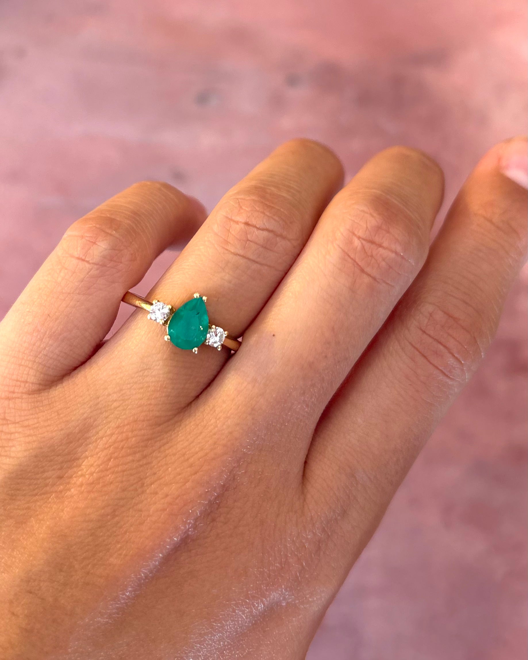 Bague Trilogie Émeraude 1.31 carat &amp; Diamants "Naomé"