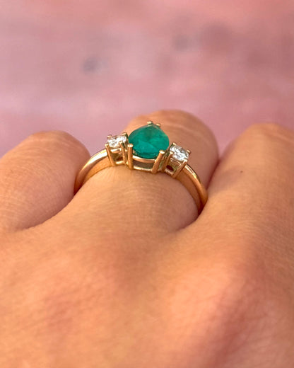Bague Trilogie Émeraude 1.31 carat &amp; Diamants "Naomé"