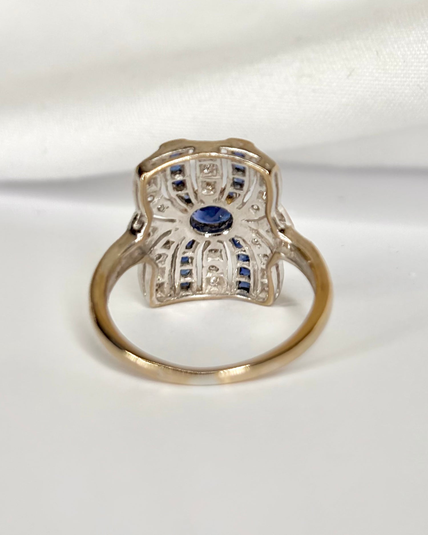 Anillo Art Déco de zafiros de 0,86 quilates y diamantes de 0,20 quilates «Marylin»