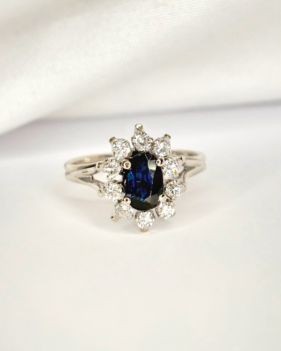 Bague Marguerite Saphir 1.18 carat &amp; Diamants 0.30 carat "Brigitte"
