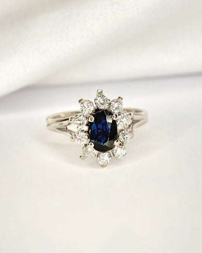 Anillo Margarita de zafiro de 1.18 quilates y diamantes de 0.30 quilates «Brigitte»